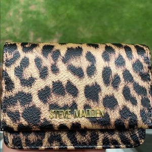 A leopard print steve madden wallet!